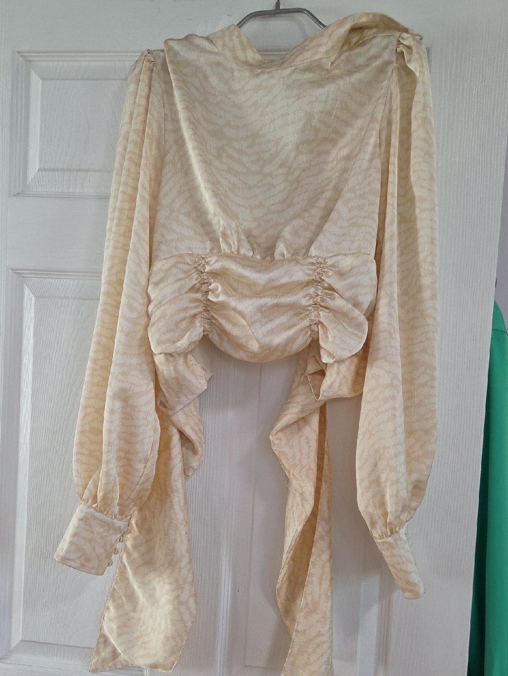 Open BackCream Ruched Tie-Front Long Sleeve Blouse